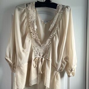 Daniel Rainn Cream Lace-Trim V-Neck Peasant Top